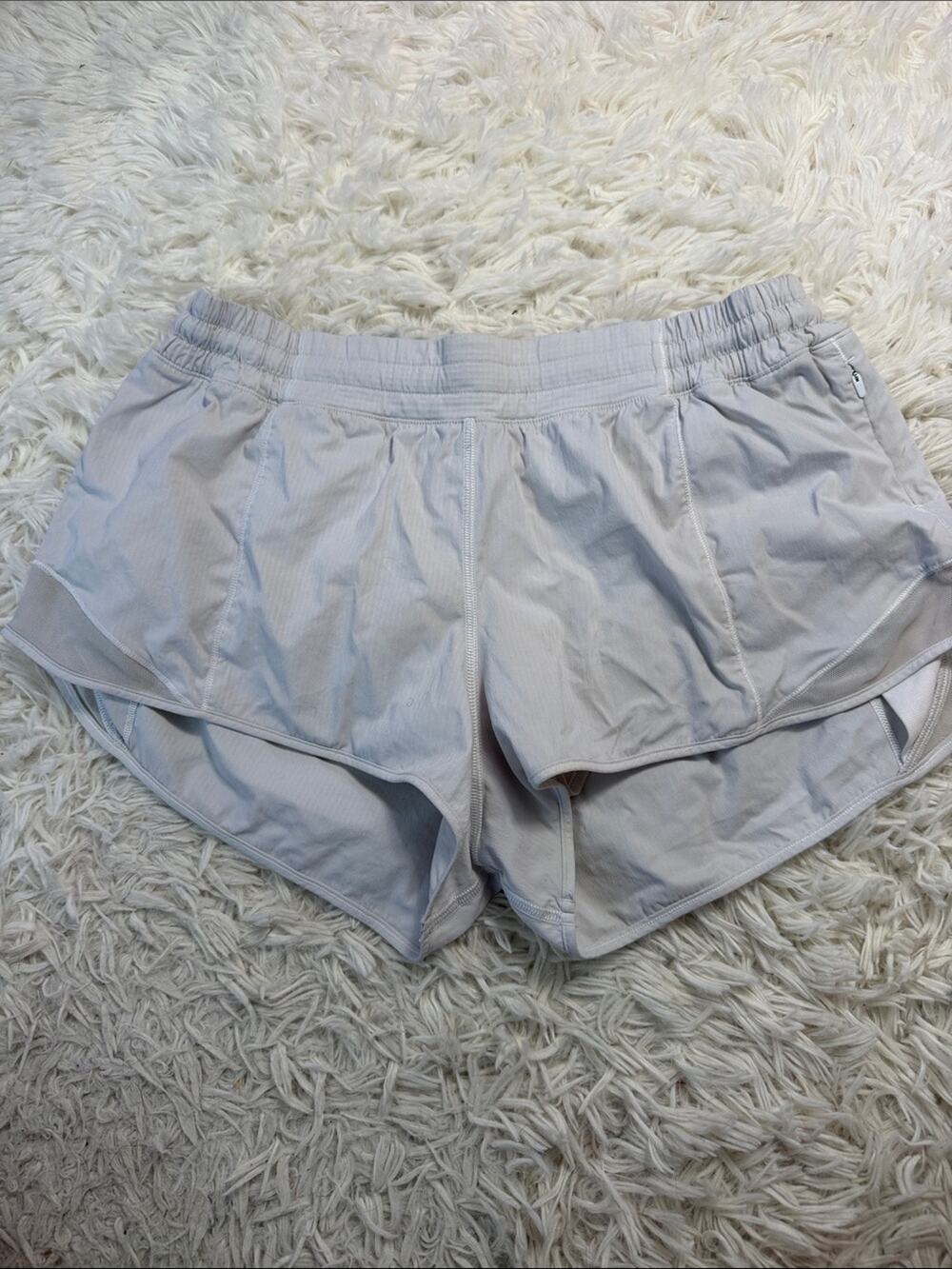Lululemon Hotty Hot Short II *2.5"